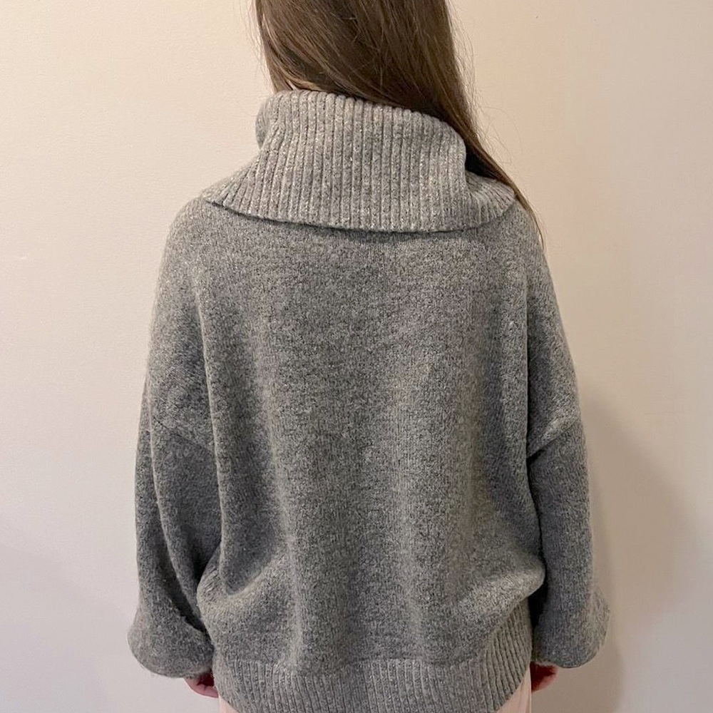 Small cowl neck oversized turtleneck warm gray express X negin mirsalehi sweater - Picture 3 of 10